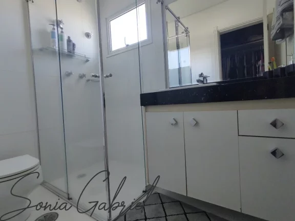 Imagem Luxuosa casa em condomínio à venda em Condomínio Terras de Vinhedo, Vinhedo-SP: 4 quartos, 4 suítes, 3 salas, 6 banheiros, 4 vagas de garagem, 560m². Imagem Luxuosa casa em condomínio à venda em Condomínio Terras de Vinhedo, Vinhedo-SP: 4 quartos, 4 suítes, 3 salas, 6 banheiros, 4 vagas de garagem, 560m².