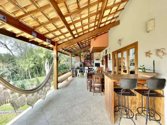 Imagem Casa em Condomínio a Venda no bairro Granja Viana - Carapicuíba, SP
