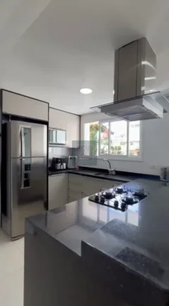 Imagem OPORTUNIDADE no Uberaba - Sobrado com suíte, ático e 3 vagas
