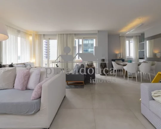 Imagem Apartamento com 258m² no Alto de Pinheiros, 4 suítes e 4 vagas.