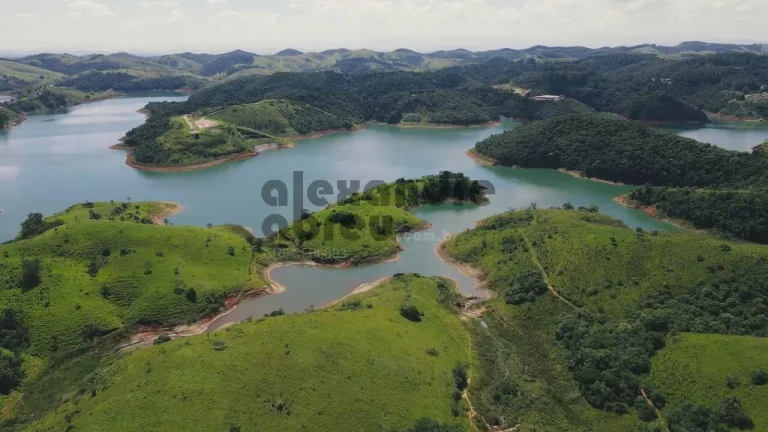 Imagem Fazenda de 130 alqueires à venda em Santa Branca com 30 córregos