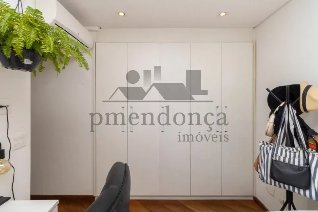 Imagem Apartamento em Perdizes com 4 quartos (3 sui­tes) e 3 vagas, 143m².