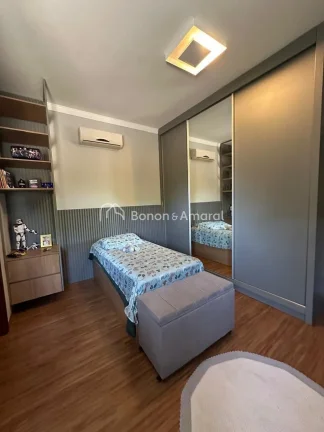 Imagem Esta casa impecável no Condomínio Fiorella em Valinhos oferece um ambiente extremamente arejado e ...