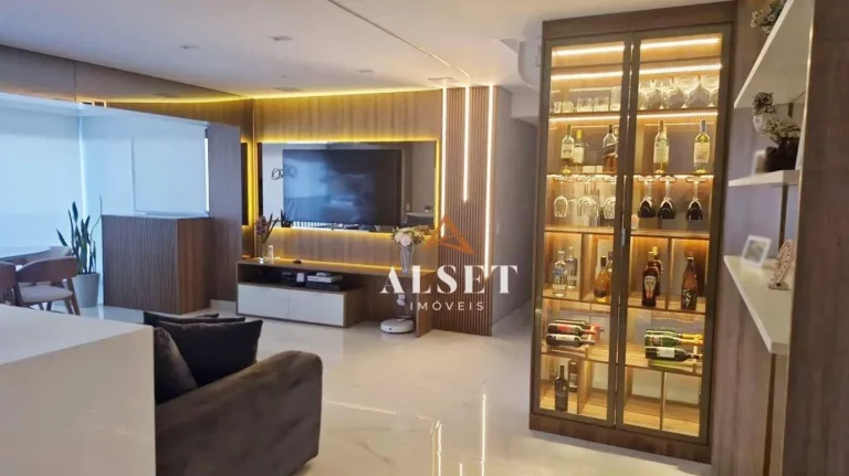 Apartamento com 2 suítes e varanda gourmet no Tatuapé