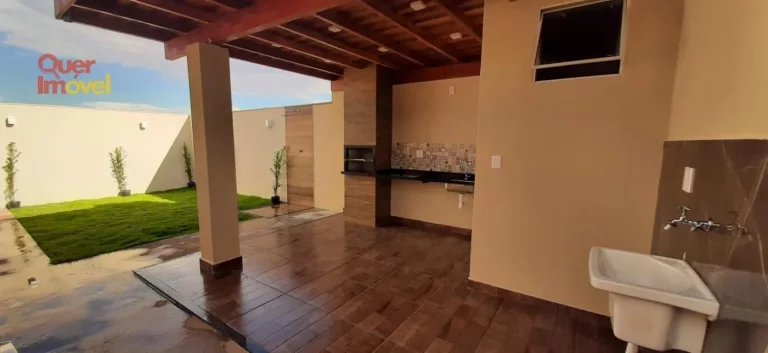 Imagem Casa em Condomínio à Venda: 3 Quartos, 1 Suíte, 2 Salas, 3 Banheiros e 2 Vagas, 150m² - Cravinhos-SP, Centro.