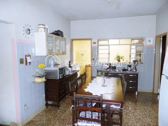 Imagem Venda, casa, Taquaral em Campinas.
Zoneamento ZC 2. 
A poucos metros da lagoa do Taquaral.
Fácil ac...