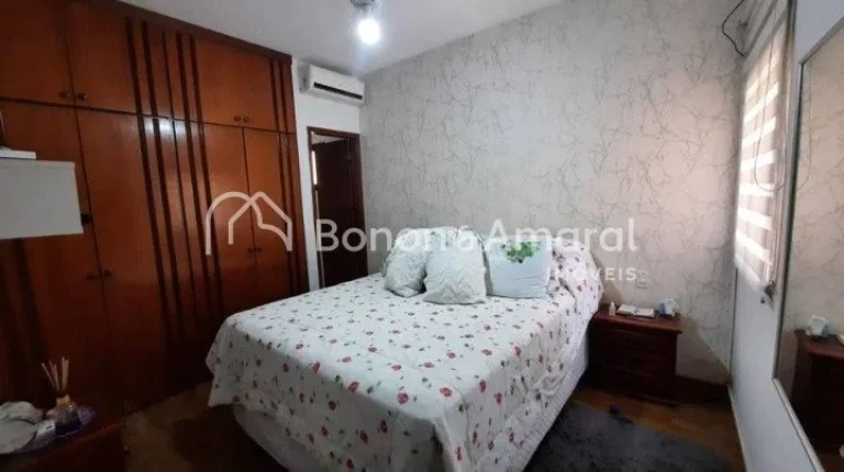Imagem Ótimo apartamento reformado à venda no Taquaral com 3 quartos, sendo 1 suite, sala com ampla sacad...