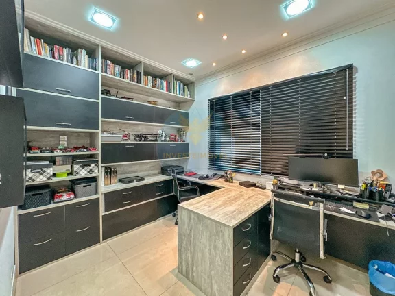 Imagem Casa em Condomínio a Venda no bairro Granja Viana - Cotia, SP