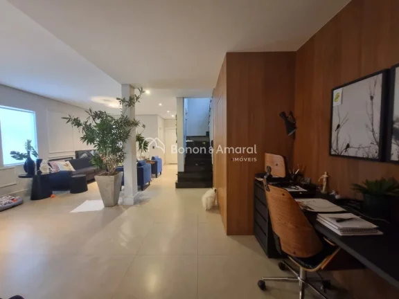 Imagem Este moderno sobrado, bem localizado dentro do condomínio, oferece 2 quartos, sendo uma suíte com ...
