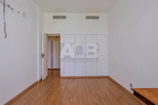 Imagem Apartamento à venda em Copacabana, 4quartos, 244m2, 1vg, Pça Eugenio Jardim