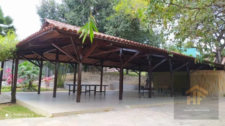Imagem Casa de 250m² à venda, com 3 quartos (1 suíte), localizada no Sítio dos Pintos, Recife - Pernambuco.