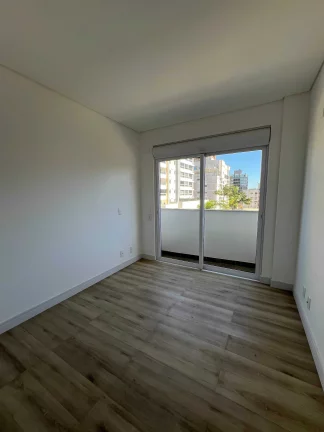 Imagem Apartamento alto padrão com 3 suítes e 2 vagas de garagem no bairro América em Joinville/SC