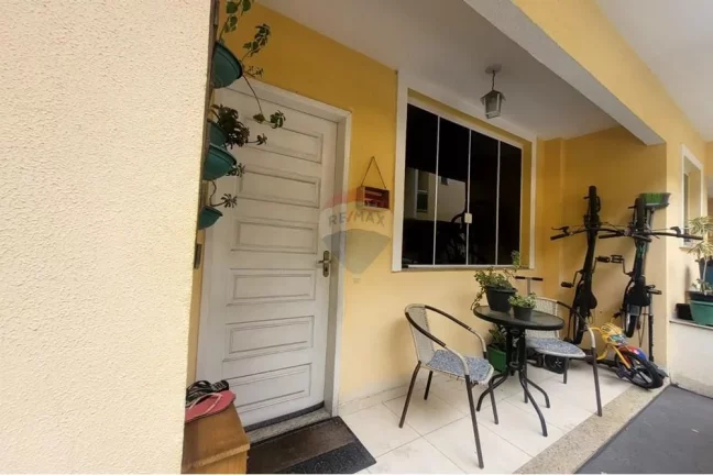 Imagem Casa á venda com 2 quartos com 93m² em Bento Ribeiro - Rio de Janeiro