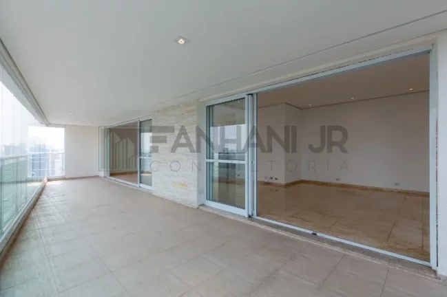 Imagem Maravilhosa cobertura duplex no coração do Jardim América! Com uma área de 450m2, esse imóvel é simplesmente incrível! Possui 4 suítes, todas equipa
