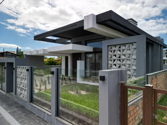Imagem Casa 4 Dormitórios - Bairro Atlantida