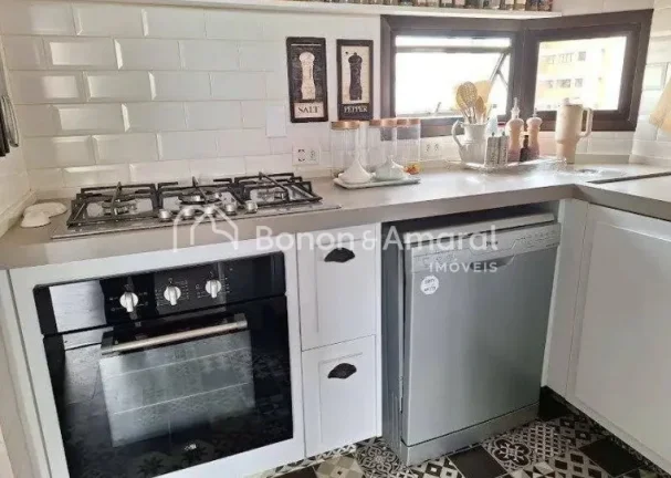 Imagem Com 80m² de área útil, o imóvel conta com dois dormitórios, sendo uma suíte, uma sala espaços...