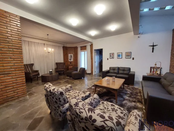 Imagem Casa de campo em área urbana com terreno de 1.160m² e 800m² de área construida
