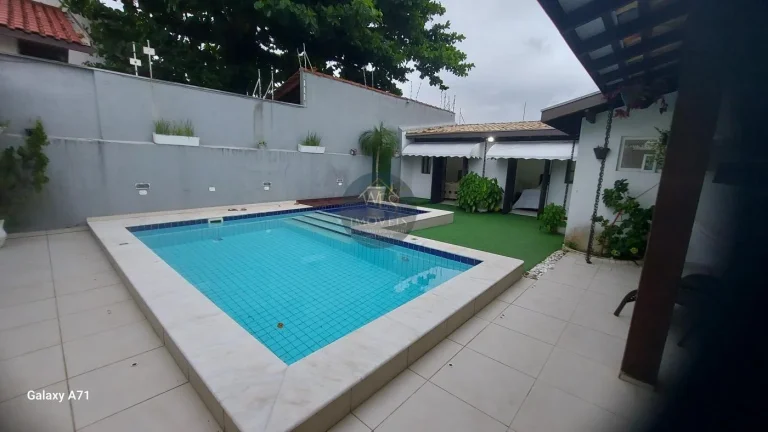 Imagem Casa para Venda em Itanhaém, Cibratel I, 5 dormitórios, 1 suíte, 3 banheiros, 3 vagas
