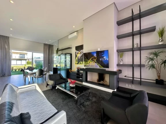 Imagem Excelente Casa no Condomínio Capão Ilhas! Estilo Contemporânea, mobiliada e decorada, composta por 03 suítes