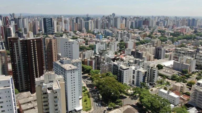 Imagem Localizado a apenas uma quadra do Clube Curitibano, em um terreno de excelente face solar, o empreen... Imagem Localizado a apenas uma quadra do Clube Curitibano, em um terreno de excelente face solar, o empreen...