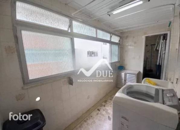 Imagem Apartamento de 2 dormitórios com dependência completa no Bairro do Boqueirão em Santos.