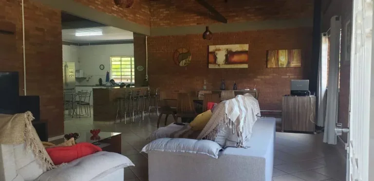 Imagem Sítio à Venda na Colônia Rodrigo Silva – Infraestrutura Completa e 5 minutos do Centro
