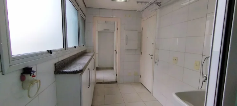 Imagem Apartamento 157 M², 3Q, 3 Suítes, Sala 3 ambientes, 5 Banheiros, 4 Vagas demarcadas, Depósito, Varanda Gourmet, Sauna, Piscina Adulto e infantil.