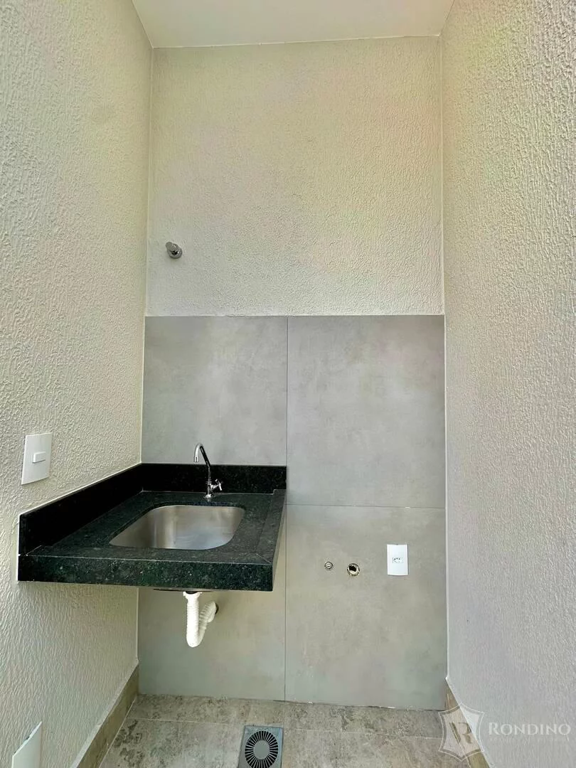 Imagem Casa t?(C)rrea em condomínio Terras de São Francisco, 3 dormitórios e piscina
