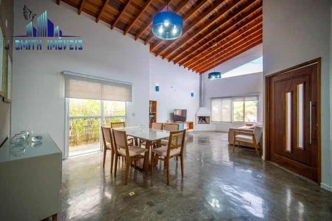Imagem Casa com 3 dormitórios, sendo 1 suíte para venda - Impecável