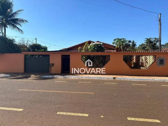Casa com 3 dormitórios à venda, 208 m² por R$ 530.000,00 - Alvorada - Araporã/MG