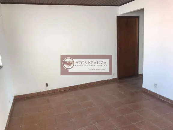 Imagem VENDO casa térrea na região do Sesc Interlagos, terreno de 300m², ACEITA PERMUTA. Vendo casa térreo na região de Interlagos, imóvel ideal para investidores, construir para renda, imóvel Atual, casa térrea com 2 Dormitorios, suite de empregada, 6 vagas de 