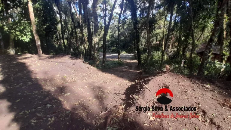 Imagem Terreno a Venda na Região da Vila Natal em Campos do Jordão-SP.
