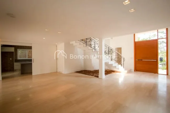 Imagem Casa de Alto Padrão à Venda no Condomínio Alphaville Dom Pedro I - Campinas/SP

Descubra o privil...