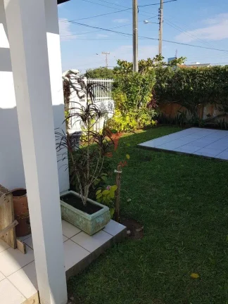 Imagem Lindo, muito lindo, situado a duas quadras da praia, 5 imóveis, com academia, piscina
