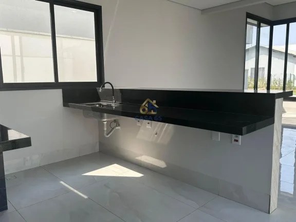 Imagem CASA TÉRREA COM 3 SUÍTES NO PRIMOR DAS TORRES - LOCAÇÃO OU VENDA