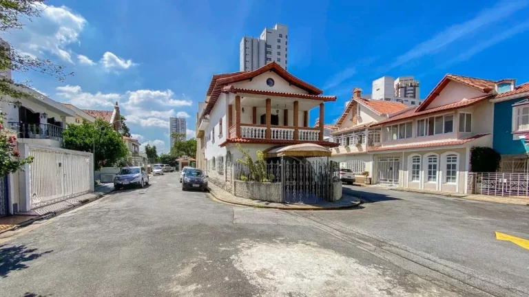 Imagem Casa com 5 Quartos à Venda, 275 m² em Cambuci - São Paulo Imagem Casa com 5 Quartos à Venda, 275 m² em Cambuci - São Paulo