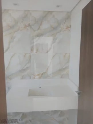 Imagem Imperdível: Casa de luxo em condomínio Alphaville (Abrantes), Camaçari-BA - 5 quartos, 4 suítes, 2 salas, 1 banheiro, 4 vagas, 267m²!
