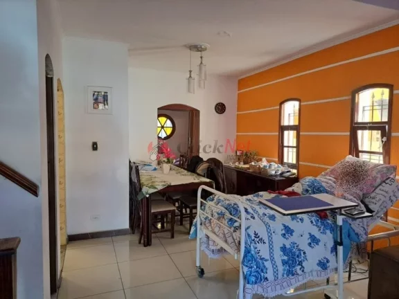 Imagem Sobrado espaçoso bem localizadoà venda no bairro Assunção, São Bernardo do Campo, com 3 dormitórios, sendo 1 suíte, 5 vagas, 246 m².