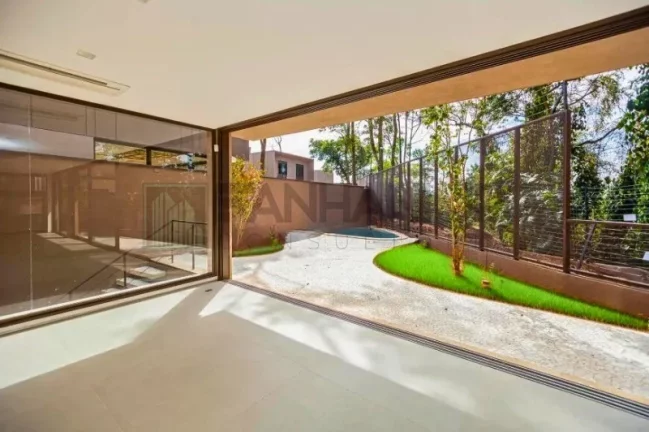 Imagem Casa nova de alto padrão em Condomínio na Cidade Jardim - 4 quartos, 4 suítes, 4 salas, 6 banheiros, 3 vagas de garagem - São Paulo-SP