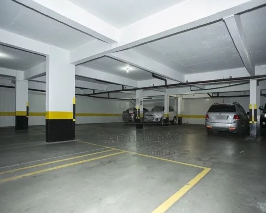Imagem Ótimo imóvel, muito bem decorado, living para 02 ambientes, 03 dormitórios com armário embutidos...