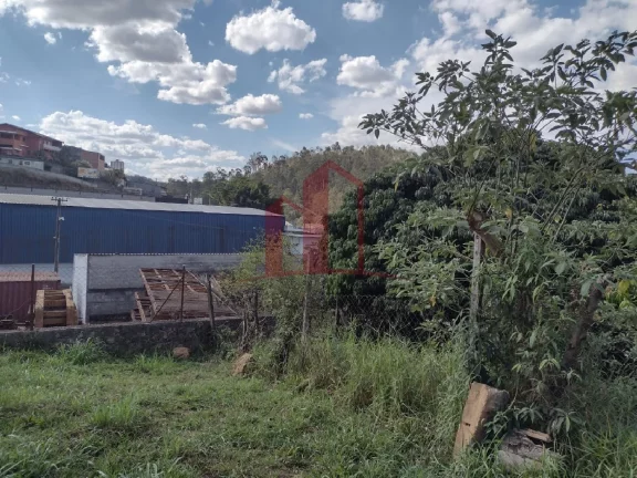 Imagem Casa à venda em Caieiras-SP, no Jardim Monte Alegre: 3 quartos, 1 suíte, 2 salas, 2 banheiros, 2 vagas de garagem e 99m². Confira!