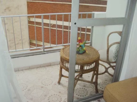 Imagem PITANGUEIRAS- CALÇADÃO COM LINDA VISTA MAR , GARAGEM NO PRÉDIO.