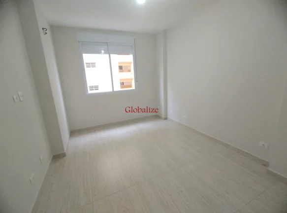 Imagem Apartamento de 3 dormitórios com vaga na rua da praia em Santos por R$965.000,00