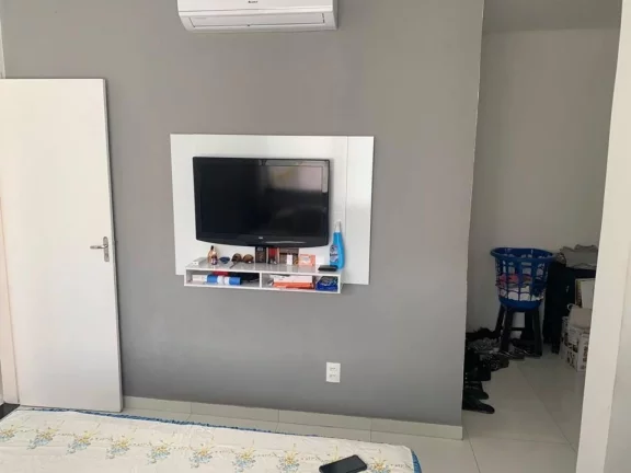 Imagem Casa à venda no bairro Luzia - 3/4 com suíte, posição Norte, 180m² e 1 vaga de garagem