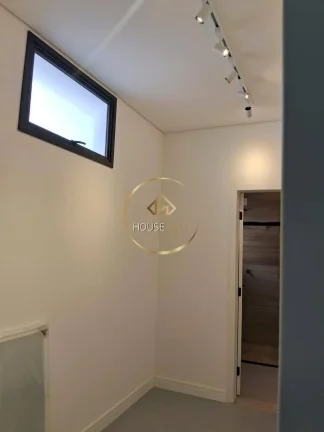 Imagem Casa, 3 Dormitórios (1 suíte ), 4 vagas, Condomínio Malibu, Caçapava.