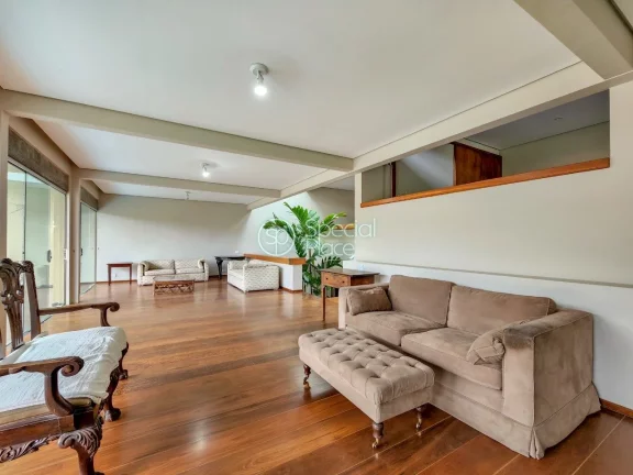 Imagem Excelente casa em rua fechada, com monitoramento 24 horas, ao lado do Clube Paineiras. Essa casa mod...