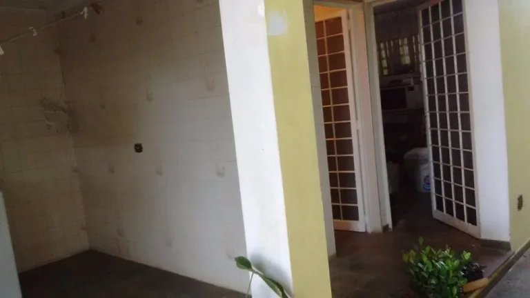 Imagem Excelente casa assobradada em Rio das Pedras, com 4 quartos (sendo 2 suites) com hidromassagem, vara...