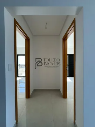 Imagem Apartamento de 2 dormitório, sendo 2 suítes e 2 vagas de garagem privativas. No bairro Canto do Forte