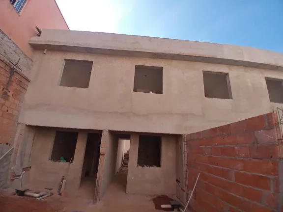 Imagem casa geminada com 2 suítes 1 lavabo 2 vagas varanda