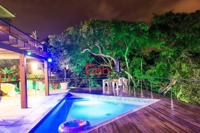 Imagem Mansão de Alto Padrão na Ferradura, Búzios – Casa com 6 Suítes e Vista Maravilhosa